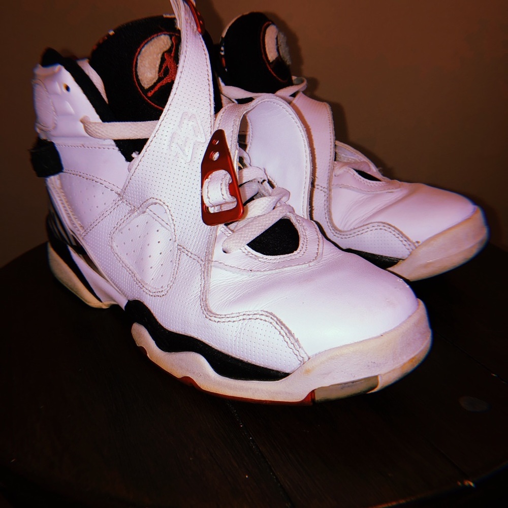 Jordan 8 Bugs Bunny Alternate